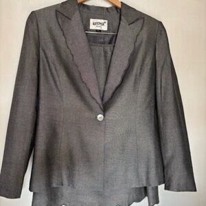 Ladies skirt Suit